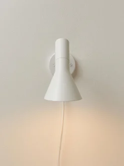 Clearance Louis Poulsen Applique murale avec prise secteur AJ Blanc