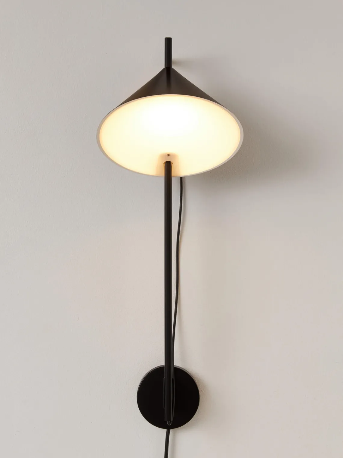 Sale Louis Poulsen Applique murale LED à intensité variable avec fonction minuterie Yuh Noir