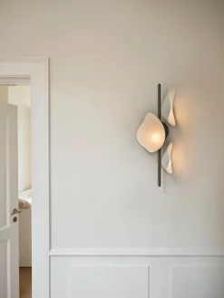 Outlet Nuura Applique murale LED à intensité variable Florii