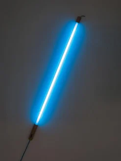 Outlet SELETTI Applique murale LED avec prise secteur Linea Bleu