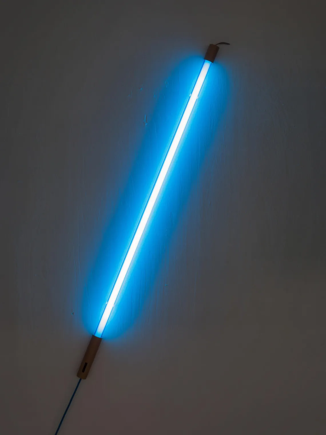 Outlet SELETTI Applique murale LED avec prise secteur Linea Bleu