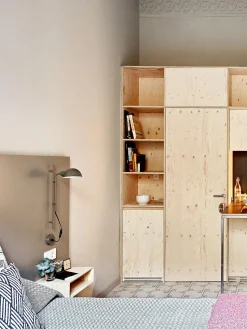 Sale Marset Applique murale orientable avec prise secteur Funiculí Grège, haute brillance