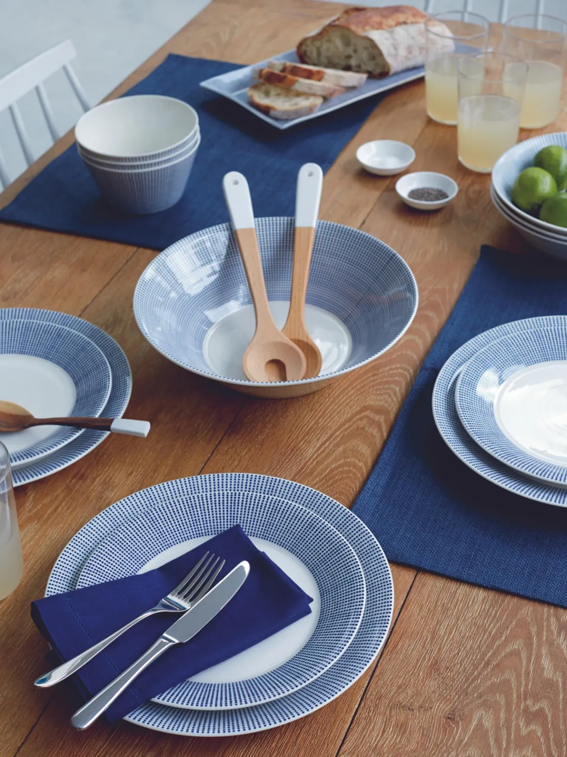 Fashion ROYAL DOULTON Assiette plate en porcelaine Pacific Blue Pointillé