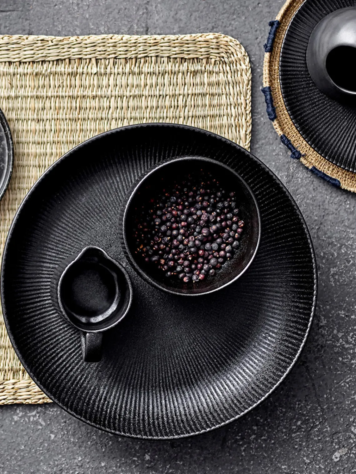 Clearance Bloomingville Bols à surface striée mate Neri, 2 pièces