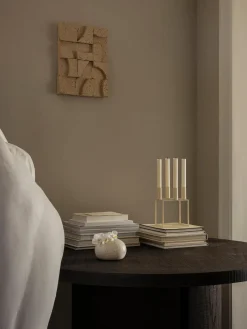 Best Audo Copenhagen Bougeoir en métal Kubus Beige clair