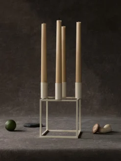 Best Audo Copenhagen Bougeoir en métal Kubus Beige clair