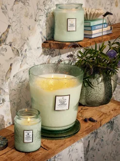 Hot Voluspa Bougie parfumée artisanale Japonica Collection (bois de cade, verveine & lavande) Bois de cade français, verveine & lavande bulgare