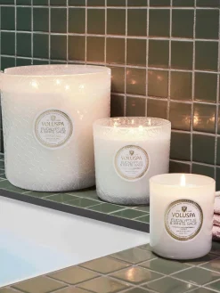 Best Voluspa Bougie parfumée artisanale à cinq mèches Maison Blanc (eucalyptus, cardamome, sauge & écorce d'hinoki)