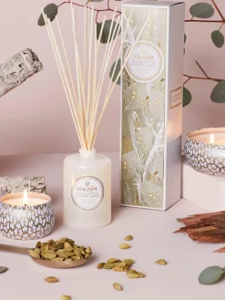 Best Voluspa Bougie parfumée artisanale Maison Blanc (eucalyptus, cardamome, sauge & écorce d'hinoki)