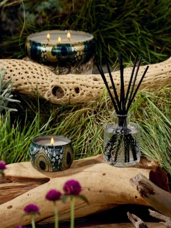 Sale Voluspa Bougie parfumée artisanale Japonica Collection (bois de cade, verveine & lavande) Bois de cade français, verveine & lavande bulgare
