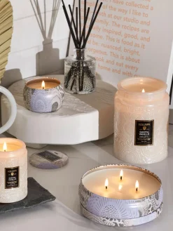 Sale Voluspa Bougie parfumée artisanale à trois mèches Japonica Collection (santal, vanille Bourbon & oud) Santal, vanille française Bourbon & Oud