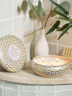 Best Voluspa Bougie parfumée artisanale à trois mèches Maison Blanc (eucalyptus, cardamome, sauge & écorce d'hinoki)