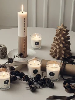 Sale Broste Copenhagen Bougies parfumées Advent (vanille, basilic, thym, cannelle, pain d'épice), 4 élém.