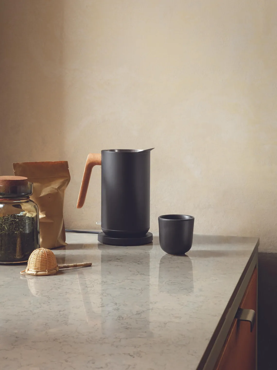 Discount Eva Solo Bouilloire Nordic Kitchen, 1,5 L Noir, bois de chêne
