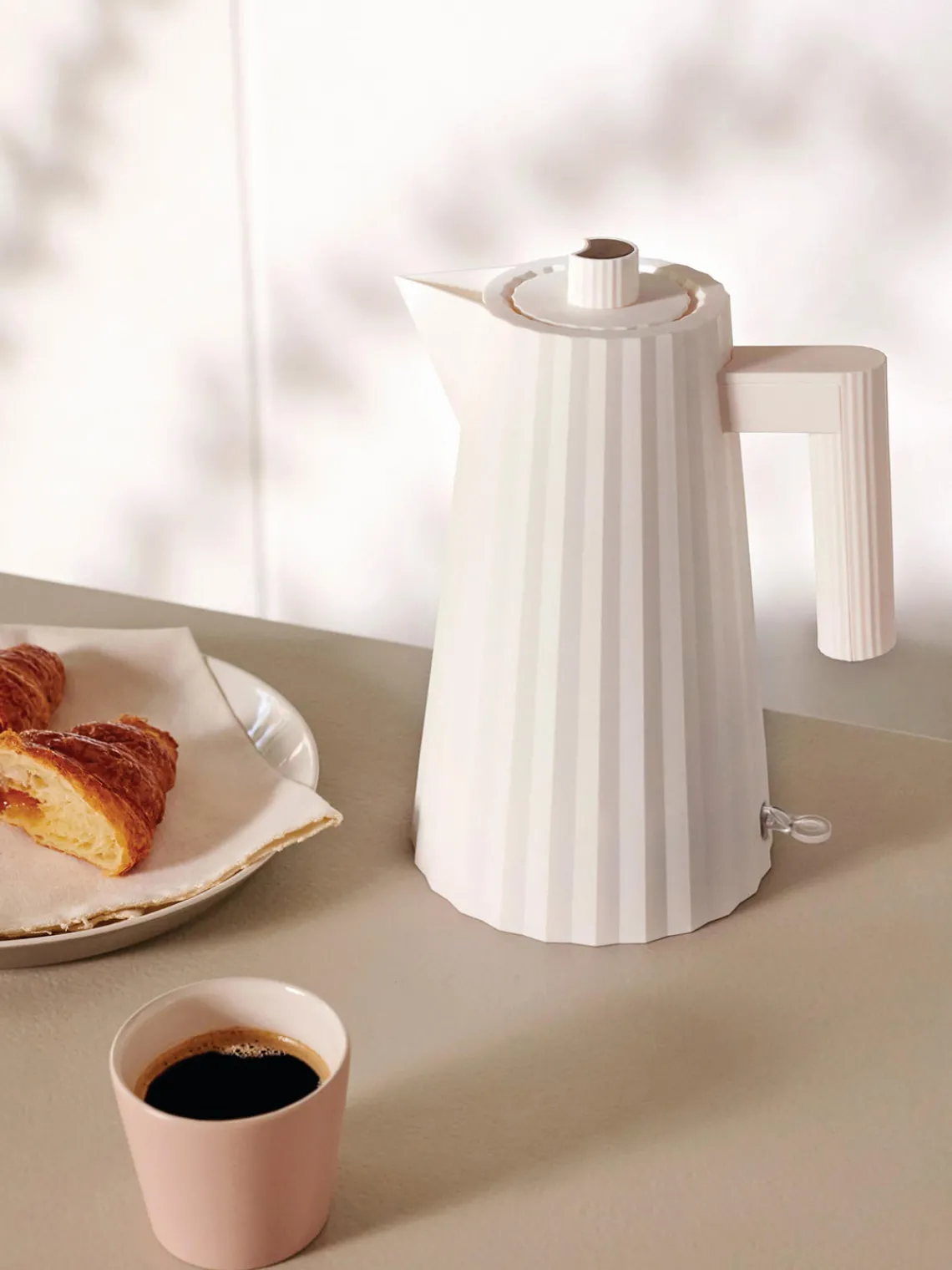 Hot ALESSI Bouilloire Plissé, 1,7 L Blanc cassé