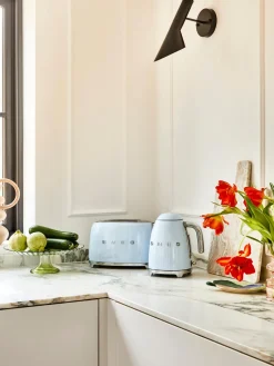 Fashion Smeg Bouilloire 50's Style, 1,7 L Bleu ciel, haute brillance