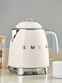 Sale Smeg Bouilloire 50's Style, 800 mL Blanc cassé, haute brillance