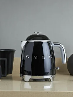 Outlet Smeg Bouilloire 50's Style, 800 mL Noir, haute brillance