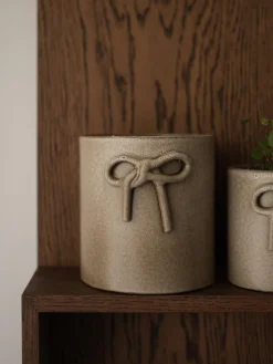 Best DBKD Cache-pot en céramique Bow, haut. 14 cm Beige, chiné et mat