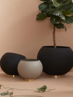 Outlet AYTM Cache-pot en métal Globe Grège