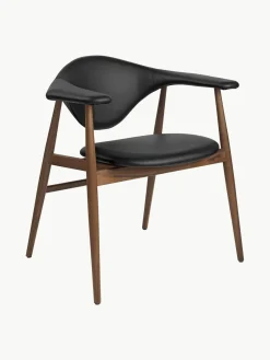 Outlet GUBI Chaise à accoudoirs en bois de noyer Masculo Cuir noir, bois de noyer