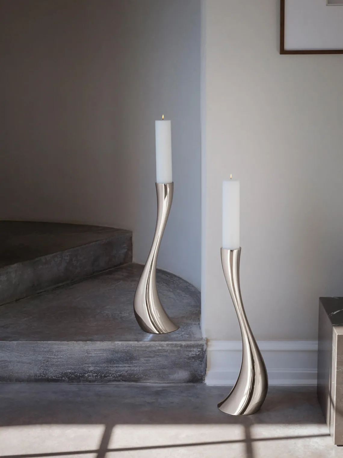 Outlet GEORG JENSEN Chandelier en acier inoxydable de forme organique Cobra, haut. 60 cm