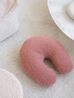 Outlet Wigiwama Coussin en peluche U Arch Rose pâle