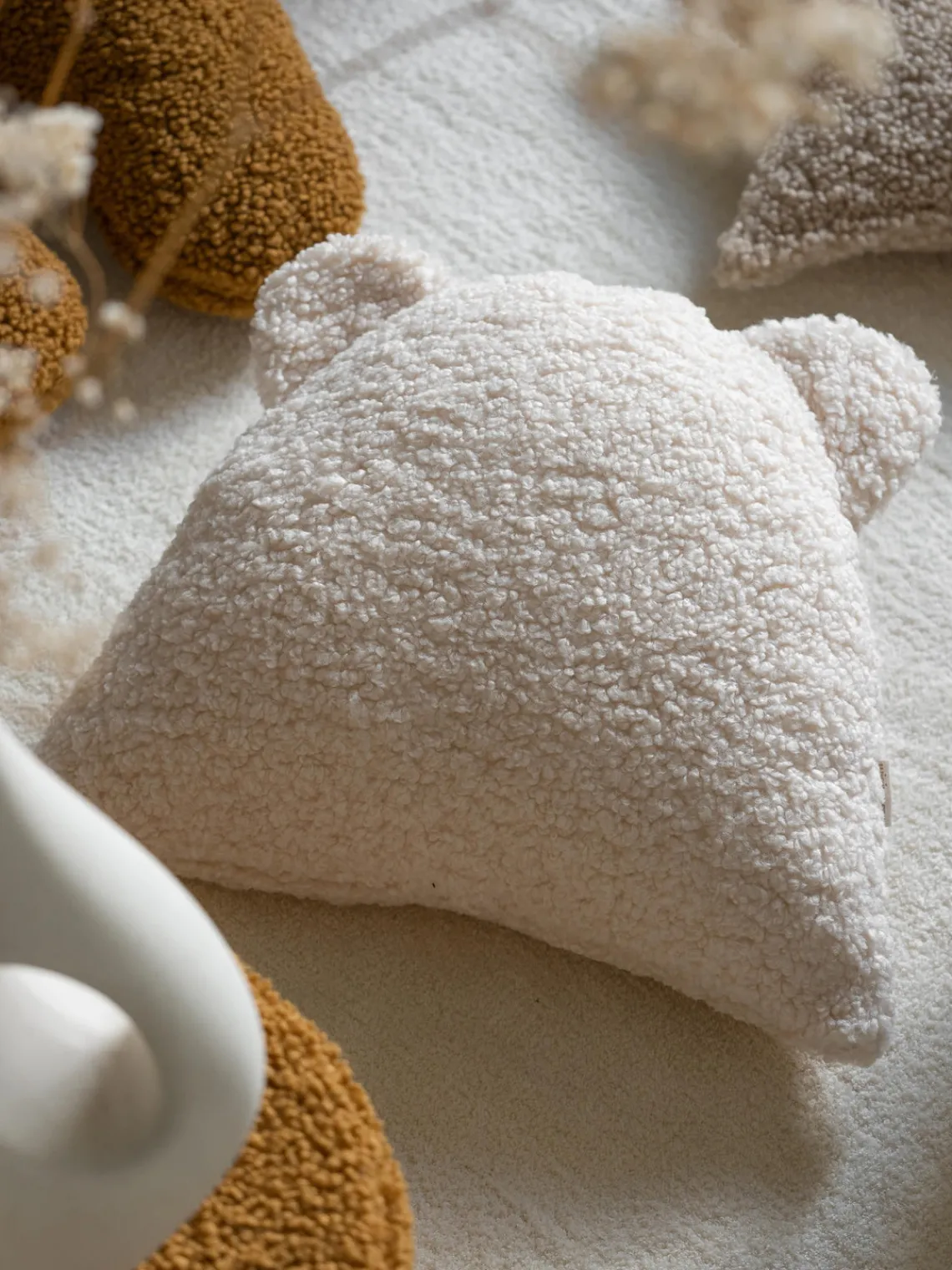 Hot Wigiwama Coussin moelleux en peluche Bear Blanc cassé