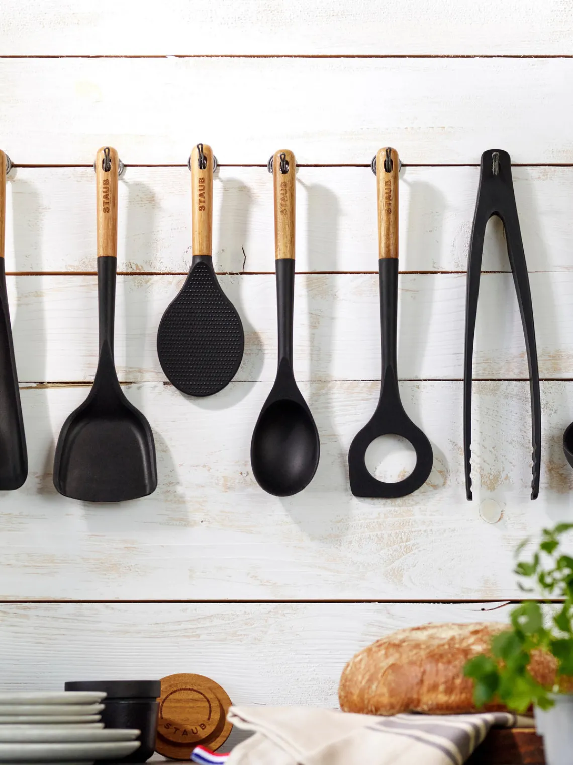 Fashion Staub Cuillère à servir avec manche en acacia Cook Noir, bois clair
