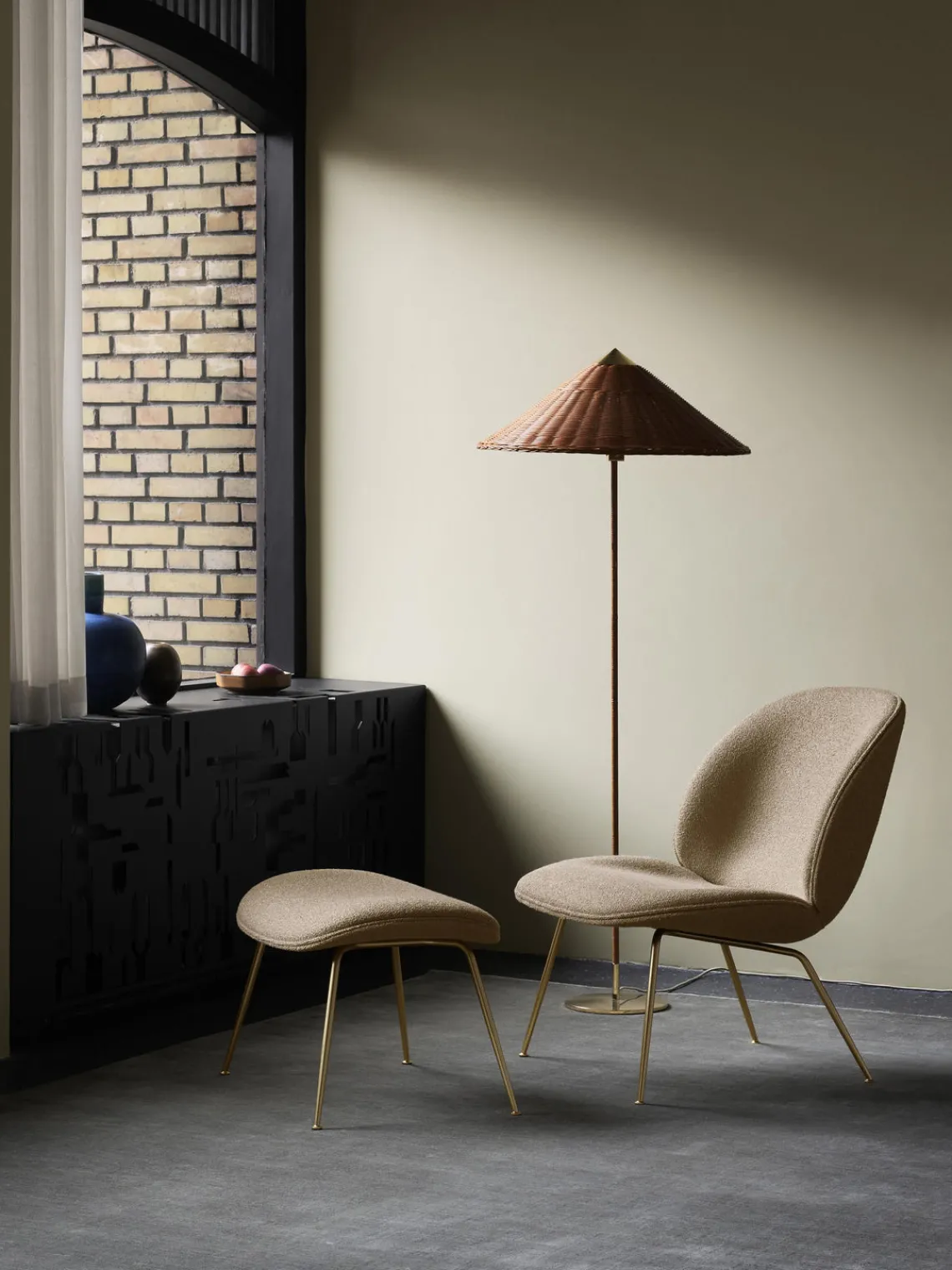Best GUBI Fauteuil lounge Beetle Tissu beige, doré haute brillance