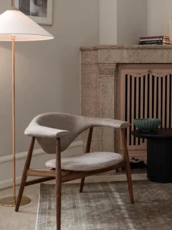 Best GUBI Fauteuil lounge en noyer Masculo Tissu blanc cassé, bois de noyer