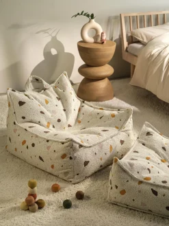 Hot Wigiwama Fauteuil poire en bouclette pour enfants fait main Sugar Bouclette blanche, aspect terrazzo