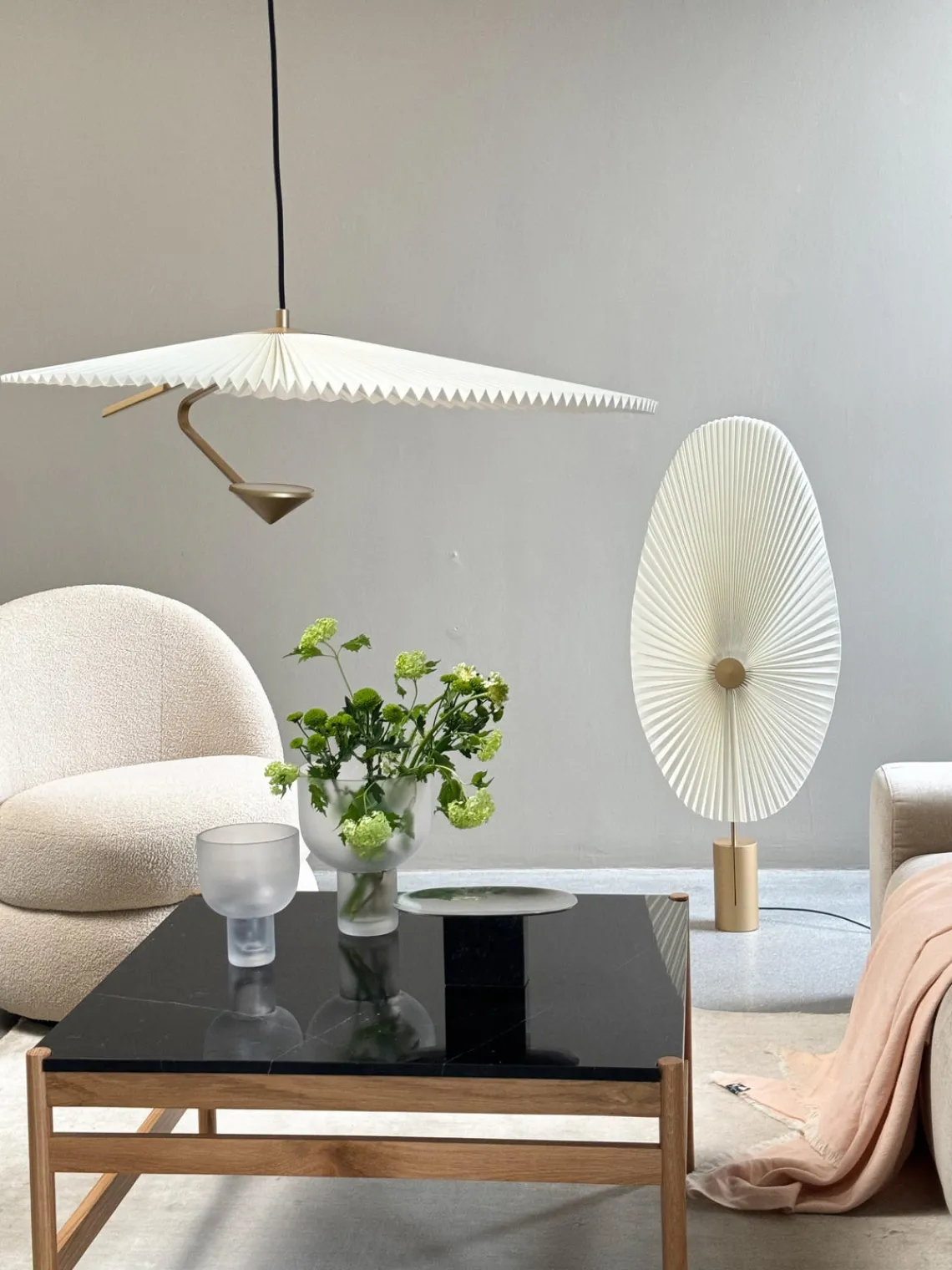 New Gejst Grande suspension LED Liris, intensité lumineuse variable Blanc, doré