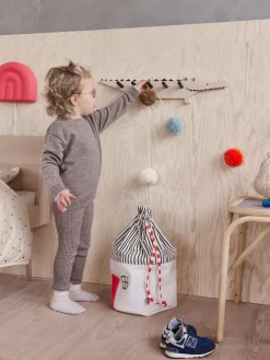 Online Oyoy Living Design Guirlande faite à la main Pom Pom