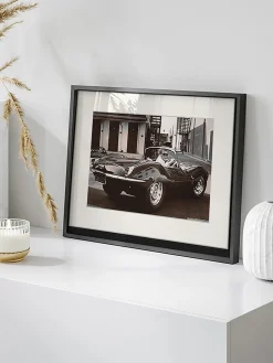Hot Any Image Impression photographique encadrée Steve McQueen in his Jaguar