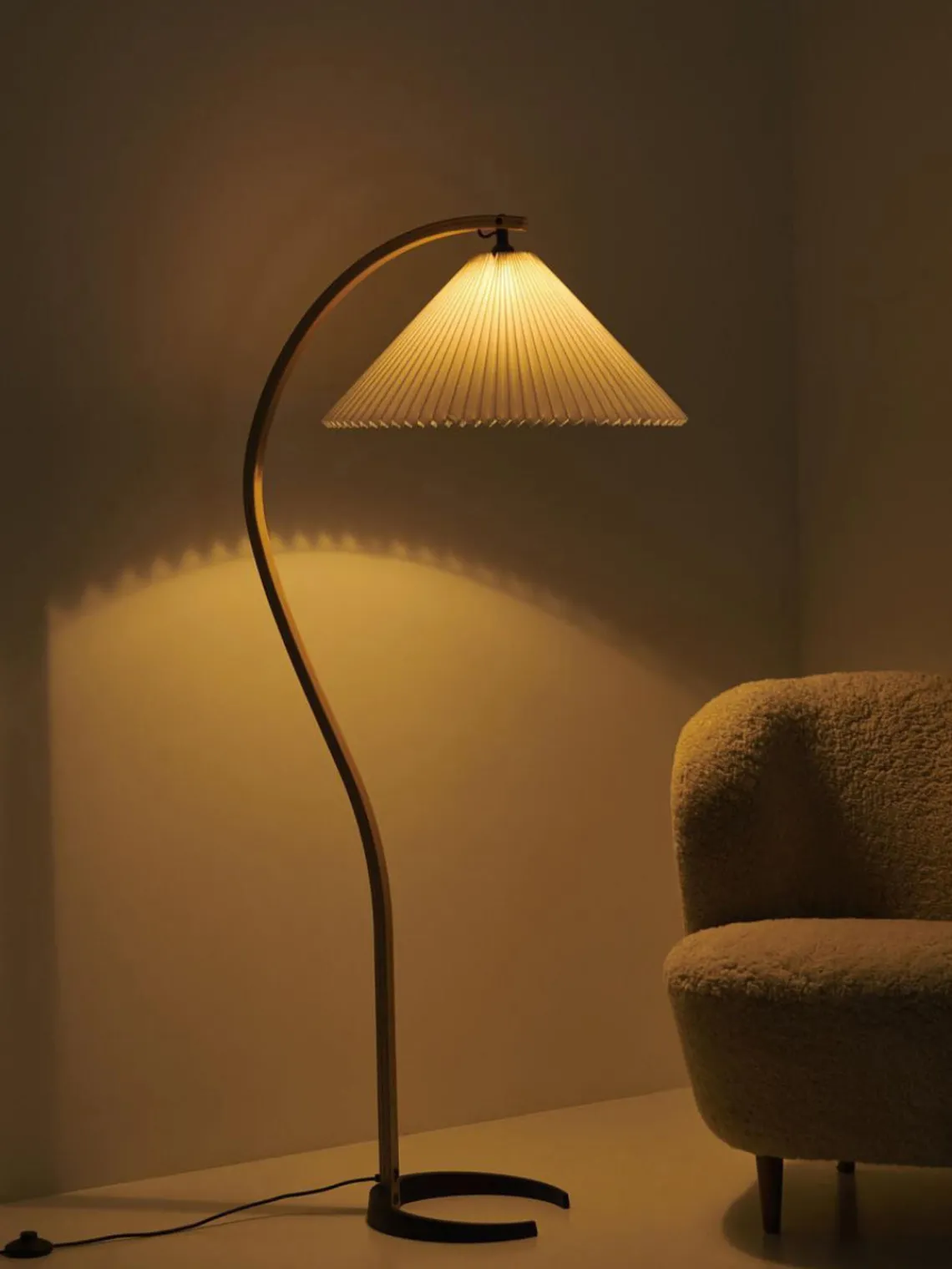 Best GUBI Lampadaire orientable Timberline