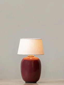 Hot Audo Copenhagen Lampe à poser avec port USB et intensité variable Torso Blanc, lie de vin