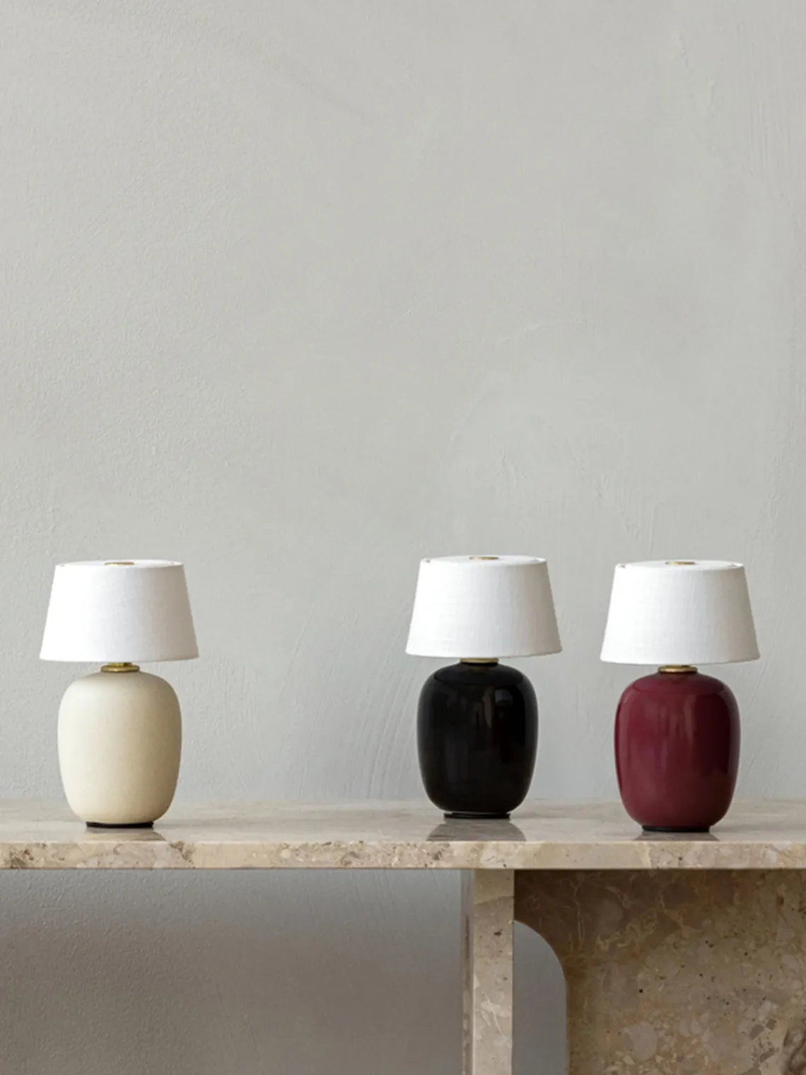 Hot Audo Copenhagen Lampe à poser avec port USB et intensité variable Torso Blanc crème, blanc cassé