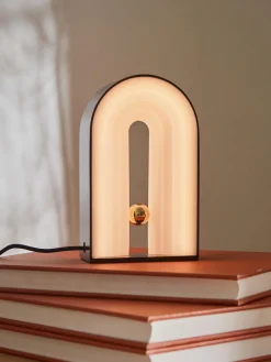 New AYTM Lampe à poser LED avec disque tamiseur Castellum, intensité lumineuse variable