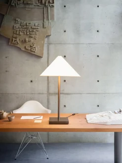 Clearance Armani Casa Lampe à poser LED mobile avec port USB Mini Logo, intensité lumineuse variable