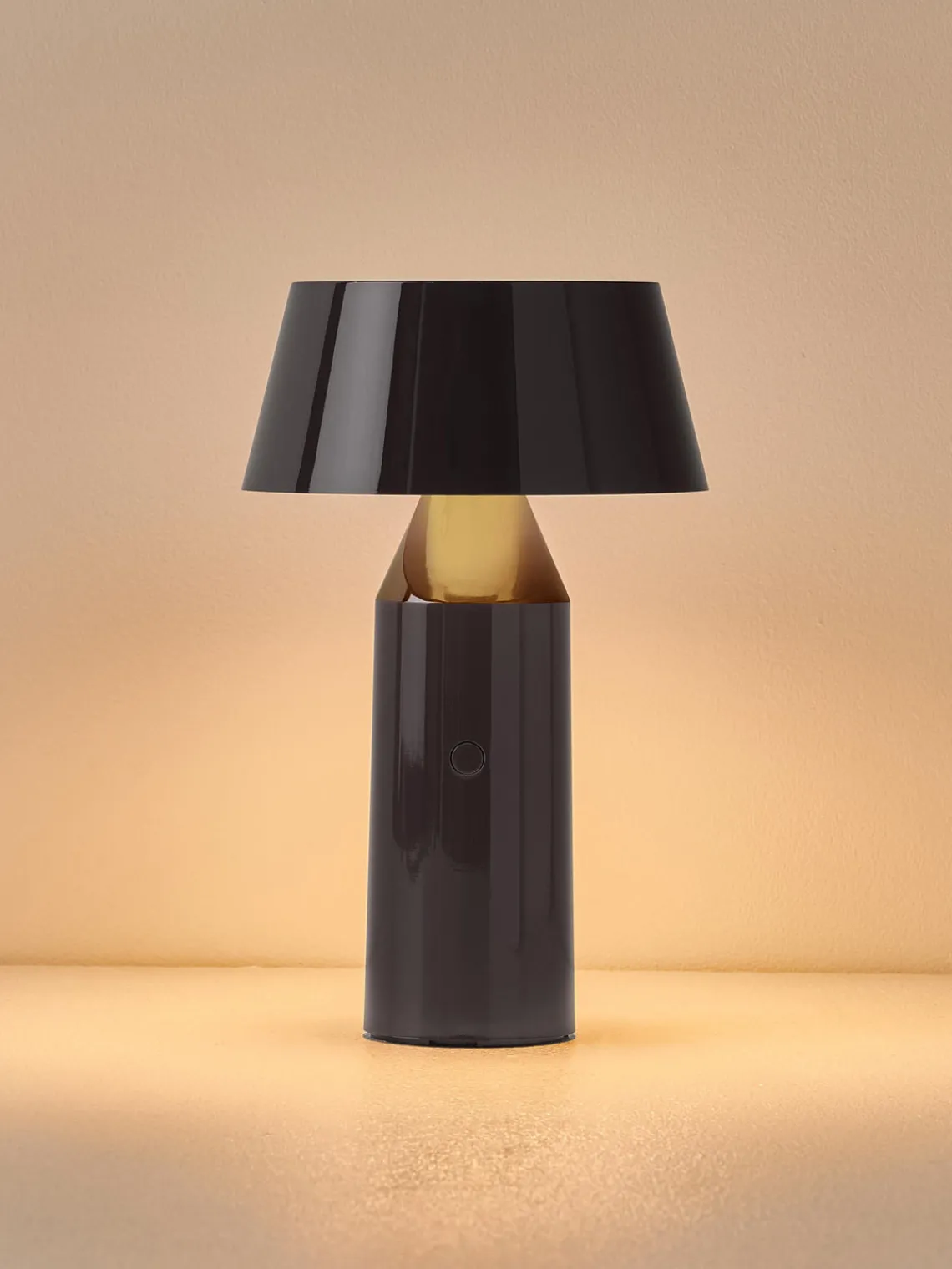 Hot Marset Lampe à poser LED mobile orientable Bicoca, intensité lumineuse variable Anthracite haute brillance, grège