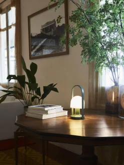New Marset Lampe à poser LED mobile orientable FollowMe, intensité lumineuse variable Blanc, vert foncé