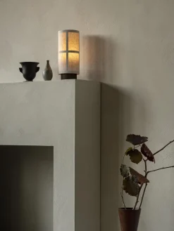 Sale Audo Copenhagen Lampe à poser mobile fabriquée à la main Hashira, à intensité variable
