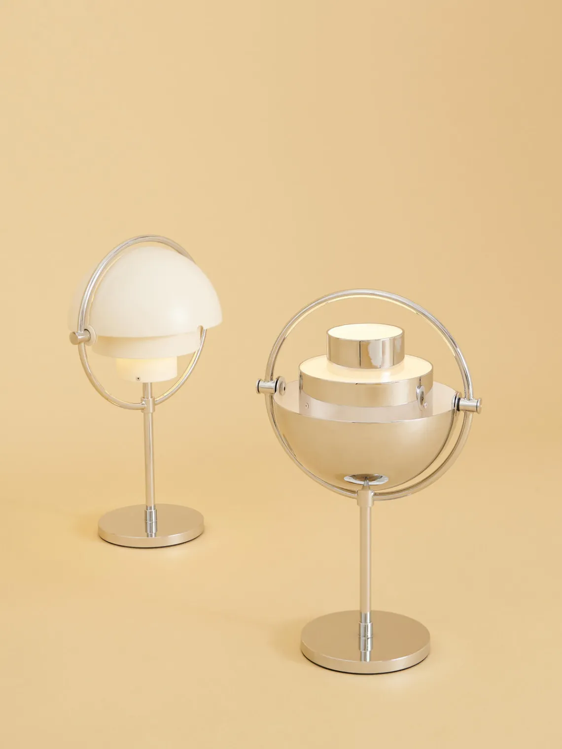 Outlet GUBI Lampe à poser mobile Multi-Lite, intensité lumineuse variable Argenté, haute brillance