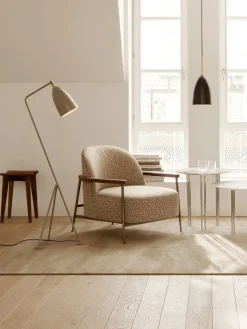 Discount GUBI Liseuse Gräshoppa Gris, laiton