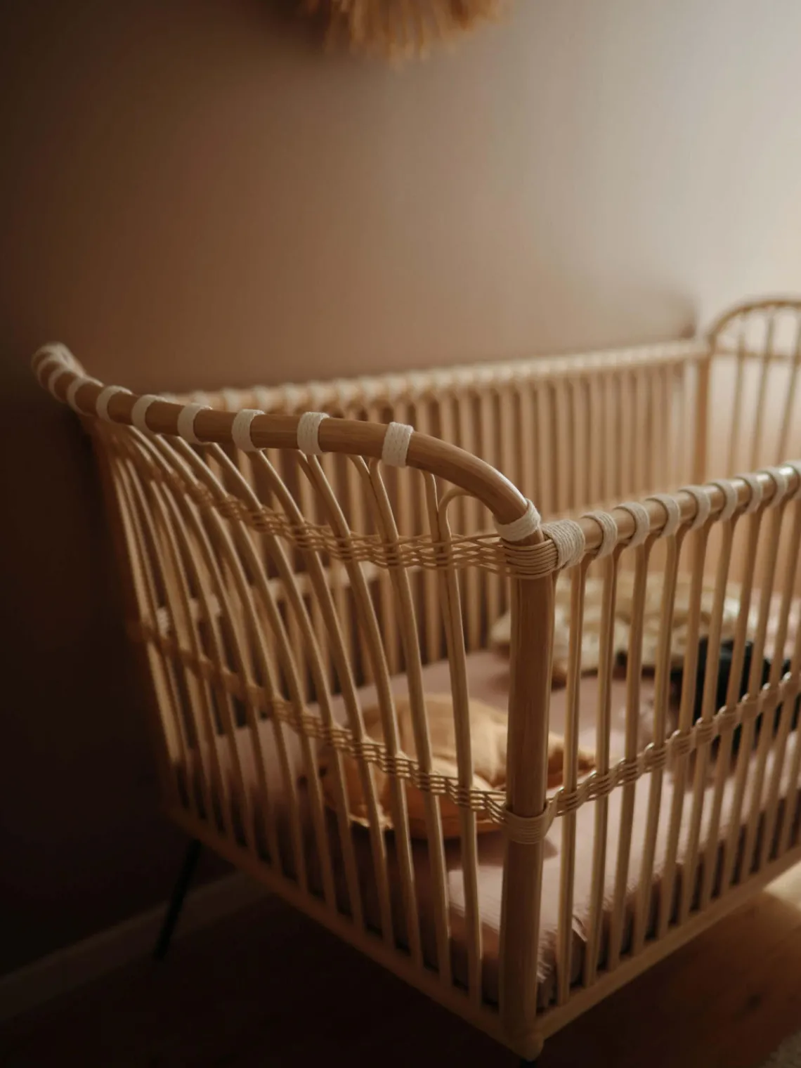 Clearance Bermbach Lit bébé artisanal en rotin Frederick