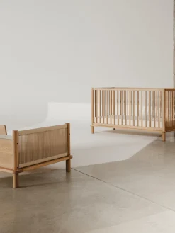 Outlet Nobodinoz Lit bébé en chêne avec extension en lit d'enfant Latitude, 70 x 140 cm