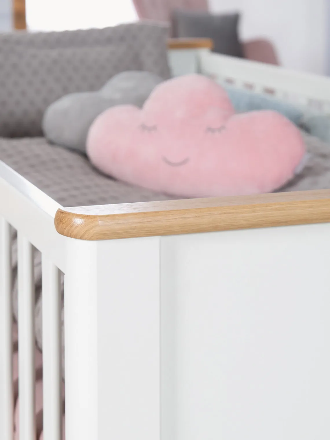 Outlet Roba Kids Lit de bébé en bois réglable en hauteur Ava, 70 x 140 cm