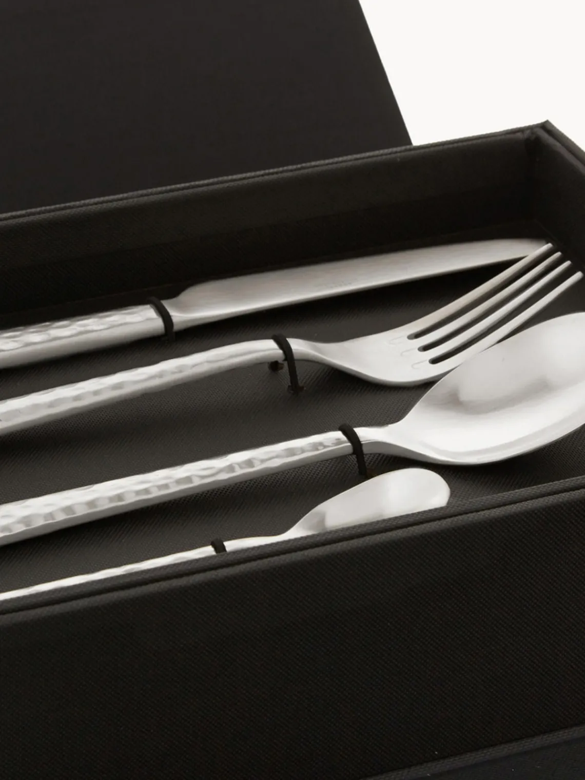 Outlet Broste Copenhagen Ménagère avec manche martelé Hune, 4 personnes (16 élém.)