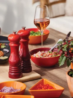 Hot LE CREUSET Moulin à sel avec broyeur en céramique Creuset Tons rouges haute brillance, argenté